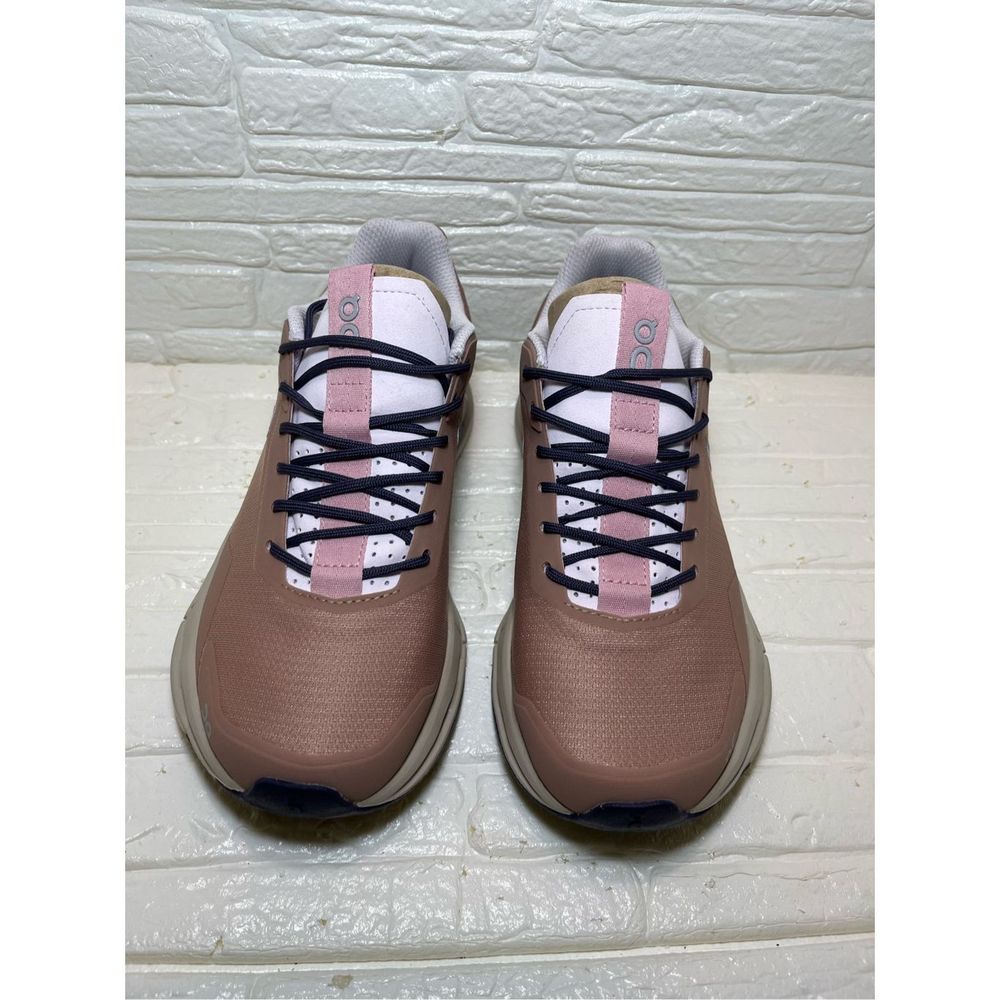 On running Cloudnova Form shoes